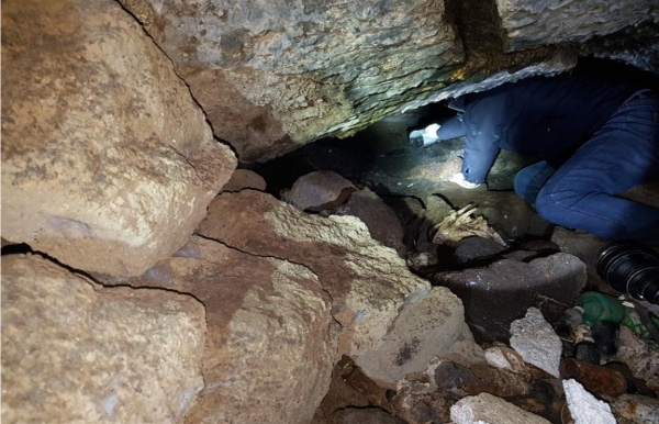 제주자치경찰단의 축산폐수 불법배출 4차 조사에서 드러난 실태. 용암동굴에 폐수가 무단 방류돼 있어 문제가 심각한 상태다.