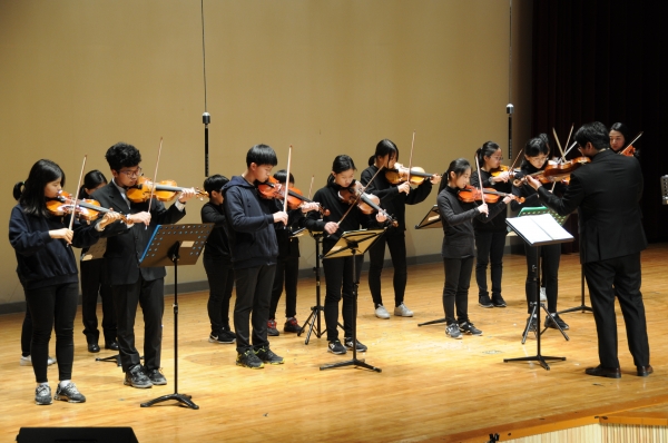 서귀포학생문화원은 5월 26일 오후 4시부터 학생문화원 대강당에서 ‘청소년앙상블 가족사랑 음악회’를 개최한다.