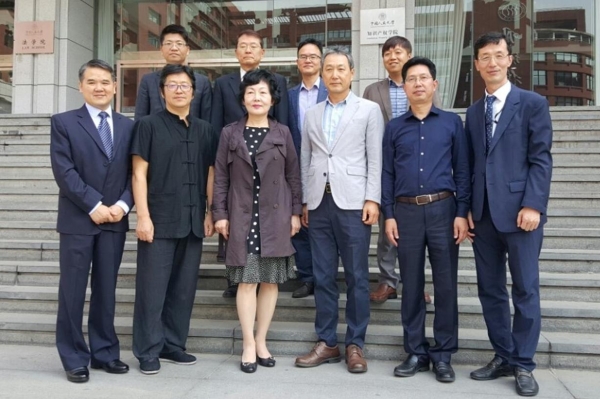 제주대학교 지식재산교육센터는 지난 19일에서 22일까지 중국 인민대,칭화대 등을 방문해 업무 교류 협의를 가졌다.