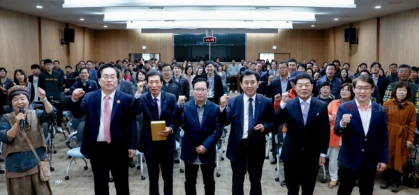 ▲ 공무원연금공단은 공단 제주본사에서 『다 같이! 더 가치!』라는 문화행사를 열었다. ©Newsjeju