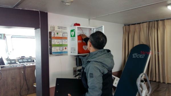 ▲ 동부보건소는 자동심장충격기(AED)에 대한 설치율 조사 및 성능점검을 실시 중에 있다. ©Newsjeju