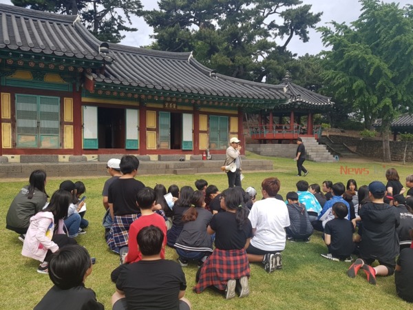 ▲ 한천초등학교는 지난 17일  ‘6학년 워킹! 한천투어’를 실시했다. ©Newsjeju