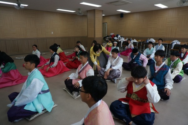 ▲ 한라중-중국 상해시 신성학교. ©Newsjeju