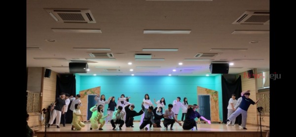 ▲ 중문고등학교에서는 지난 9월 27일 드림관에서 뮤지컬 프로젝트 수업발표회 시간을 가졌다. ©Newsjeju