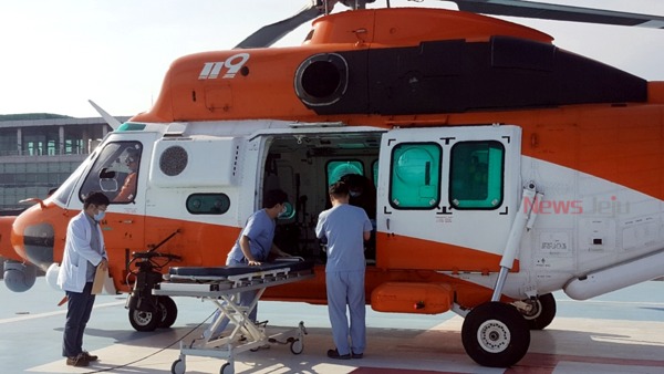 ▲ 제주 소방헬기 '한라매'가 처음으로 도내 환자를 타 지역으로 이송조치했다. ©Newsjeju