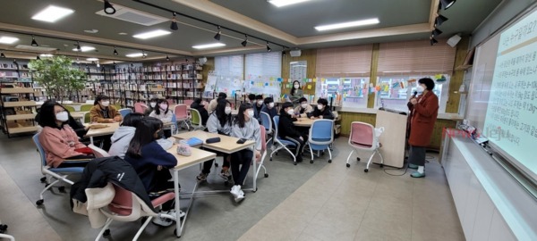 ▲ 서귀포도서관은  “스마트 자기주도학습”프로그램을 개강했다. ©Newsjeju