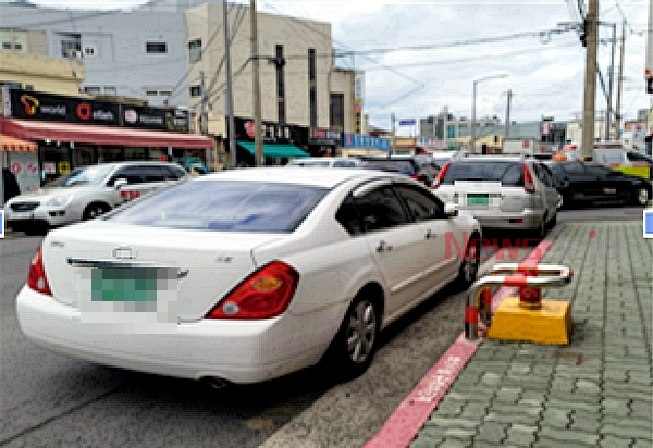 ▲ 소화전 주변에 불법 주정차를 한 얌체 운전자 ©Newsjeju