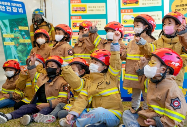 ▲ 제14회 범도민 안전체험한마당에 참여한 어린이들 ©Newsjeju