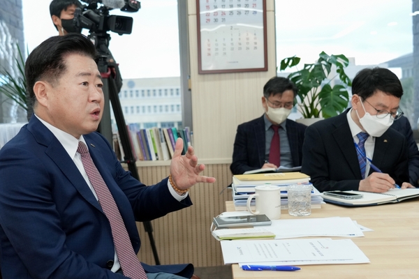 ▲ 오영훈 제주도지사가 25일 2025 APEC을 제주에서 유치하겠다고 공식화했다. ©Newsjeju